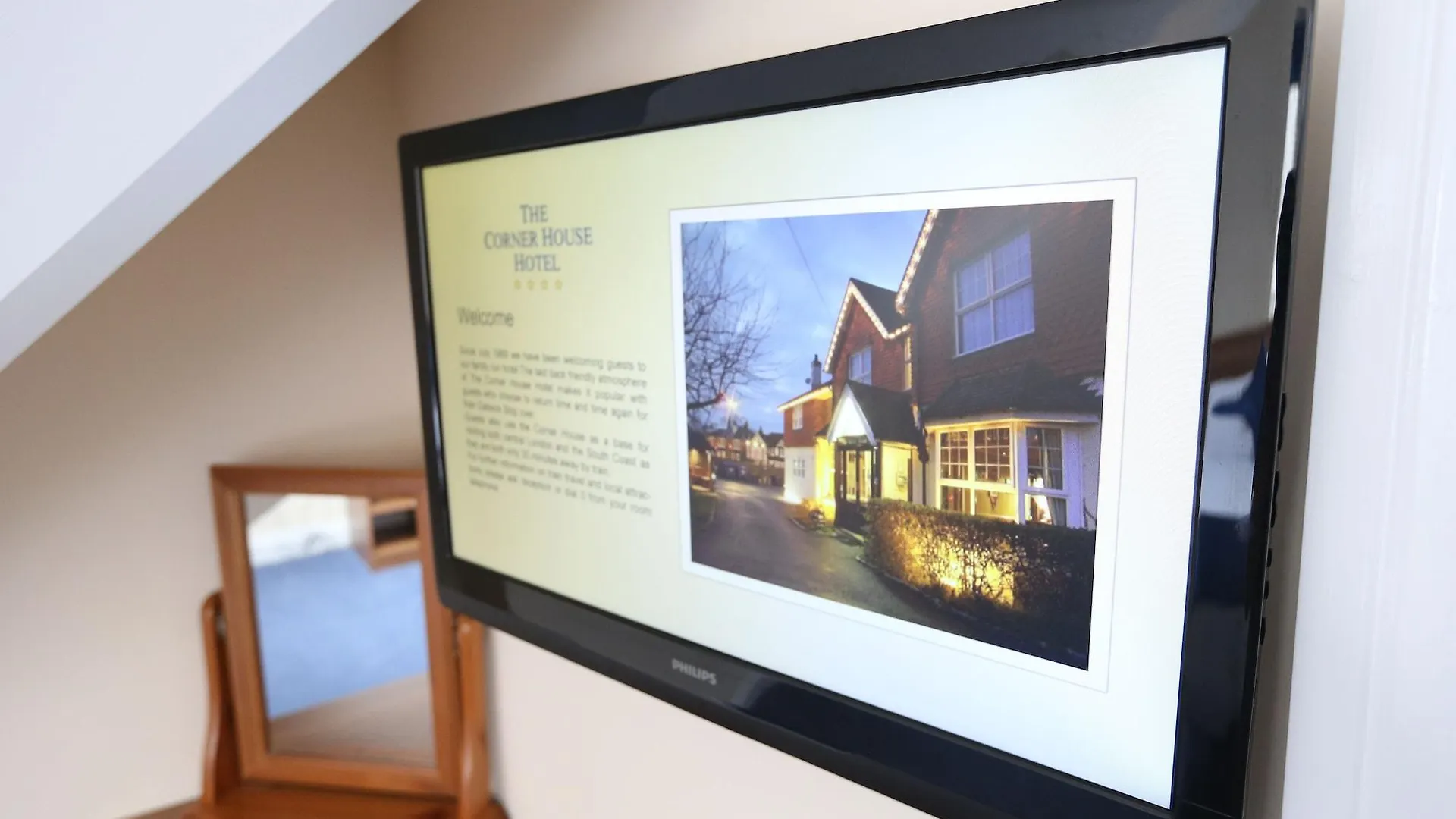 Corner House Hotel Gatwick With Bookable Holiday Parking Horley