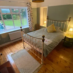 Double & Single Near Gatwick Homestay