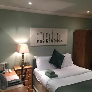 Hamilton's Guest house
